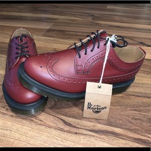 Doc Martens 3989 US5M US6L NWT Wingtip red unisex